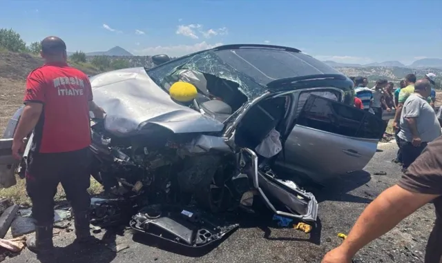 Mersin’deki trafik kazasında yaralanan genç hayatını kaybetti Mersin’deki trafik kazasında yaralanan genç hayatını kaybetti