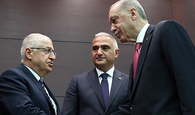 Milli Savunma Bakanı Yaşar Güler oldu Milli Savunma Bakanı Yaşar Güler oldu