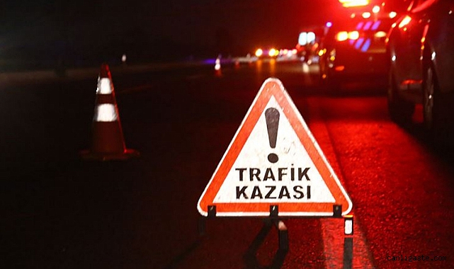 Otomobil uçuruma devrildi: 3 ölü, 2 yaralı Otomobil uçuruma devrildi: 3 ölü, 2 yaralı