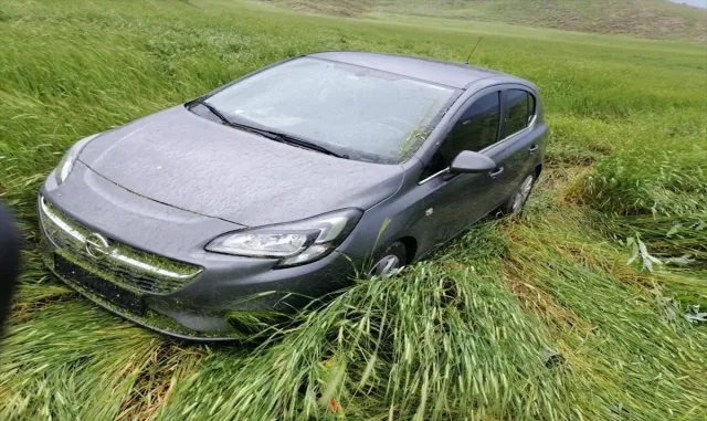 Sivas’taki trafik kazasında 3 kişi yaralandı Sivas’taki trafik kazasında 3 kişi yaralandı