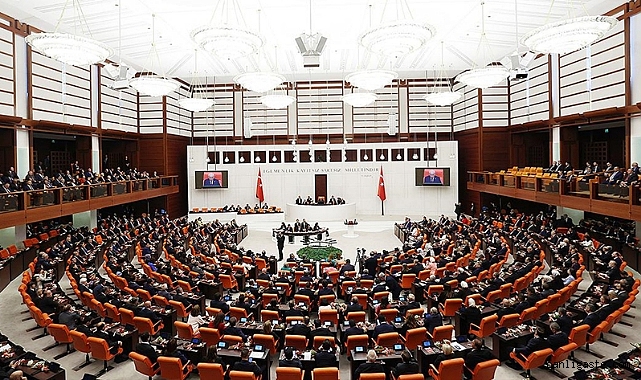 TBMM Genel Kurulunda 28. Dönem milletvekilleri yemin ediyor TBMM Genel Kurulunda 28. Dönem milletvekilleri yemin ediyor