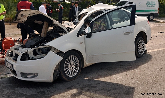 Yozgat’ta otomobil ile kamyon çarpıştı: 1 ölü Yozgat’ta otomobil ile kamyon çarpıştı: 1 ölü