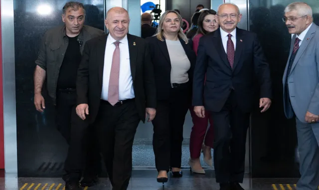 Özdağ, Kılıçdaroğlu’nu ziyaret etti Özdağ, Kılıçdaroğlu’nu ziyaret etti