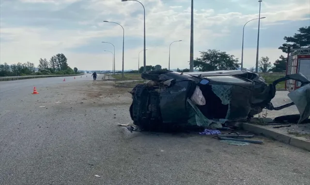 Afyonkarahisar’da devrilen otomobildeki 4 kişi yaralandı Afyonkarahisar’da devrilen otomobildeki 4 kişi yaralandı