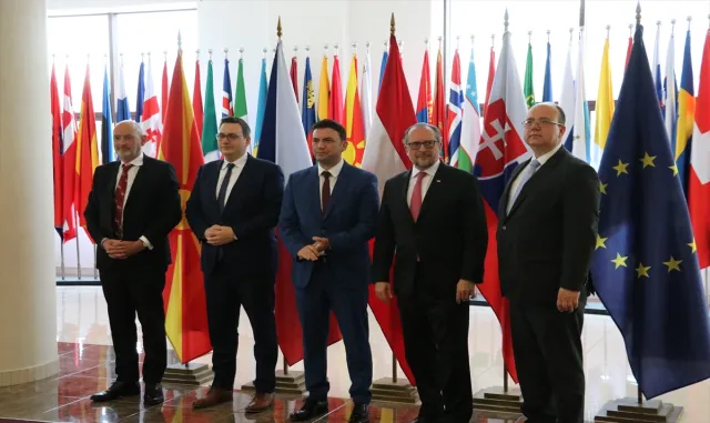 Avusturya, Çekya ve Slovakya Dışişleri Bakanları Kuzey Makedonya’yı ziyaret etti Avusturya, Çekya ve Slovakya Dışişleri Bakanları Kuzey Makedonya’yı ziyaret etti