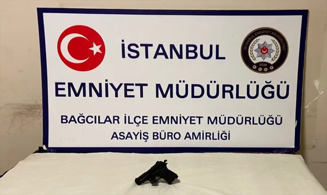 Bağcılar’da motosikletten havaya ateş açan şüpheli yakalandı Bağcılar’da motosikletten havaya ateş açan şüpheli yakalandı