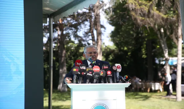 Başkan Büyükkılıç, Erciyes’teki faaliyetleri tanıttı Başkan Büyükkılıç, Erciyes’teki faaliyetleri tanıttı