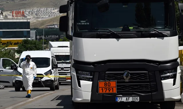 Başkentte temizlik ve hijyen ürünleri üreten iş yerinde patlama Başkentte temizlik ve hijyen ürünleri üreten iş yerinde patlama