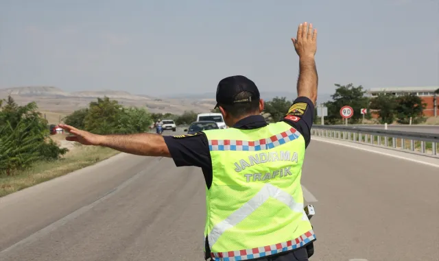 Bayram tatilini Beypazarı’nda geçirenlerin dönüş yolculuğu başladı Bayram tatilini Beypazarı’nda geçirenlerin dönüş yolculuğu başladı
