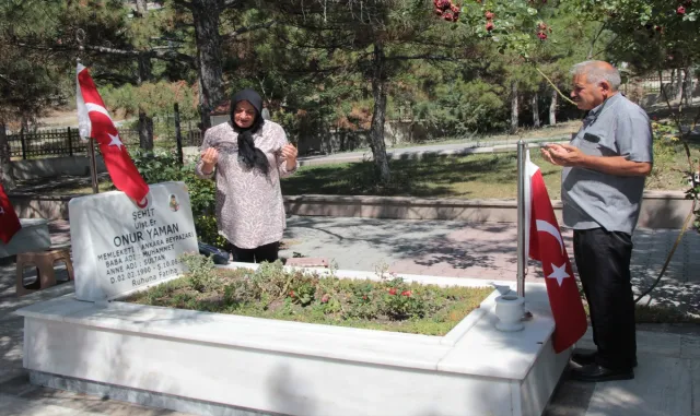 Beypazarı ve Güdül’de 15 Temmuz dolayısıyla şehitlikler ziyaret edildi Beypazarı ve Güdül’de 15 Temmuz dolayısıyla şehitlikler ziyaret edildi
