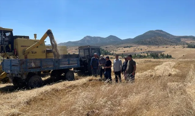 Beyşehir’de biçerdöver kontrolleri sürüyor Beyşehir’de biçerdöver kontrolleri sürüyor