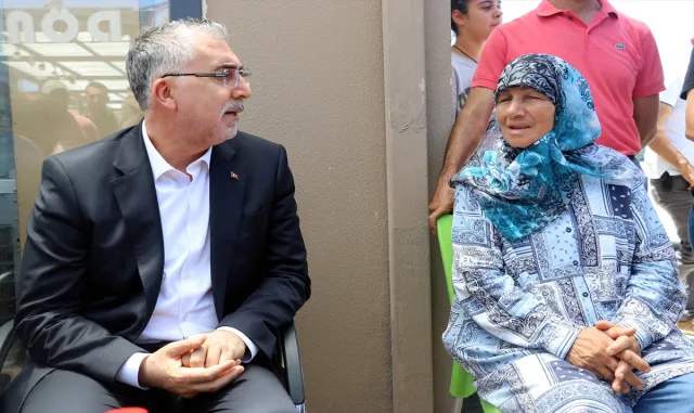 Çalışma ve Sosyal Güvenlik Bakanı Işıkhan, Hatay’da ziyaretlerde bulundu Çalışma ve Sosyal Güvenlik Bakanı Işıkhan, Hatay’da ziyaretlerde bulundu