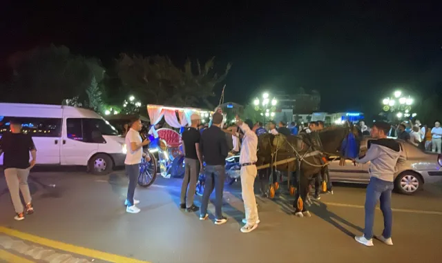 Erzurum’da faaliyetleri yasaklanan faytoncuların eylemine ilişkin 3 şüpheli tutuklandı Erzurum’da faaliyetleri yasaklanan faytoncuların eylemine ilişkin 3 şüpheli tutuklandı