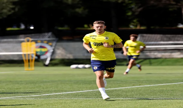 Fenerbahçe, yeni sezon hazırlıklarını İstanbul’da sürdürdü Fenerbahçe, yeni sezon hazırlıklarını İstanbul’da sürdürdü
