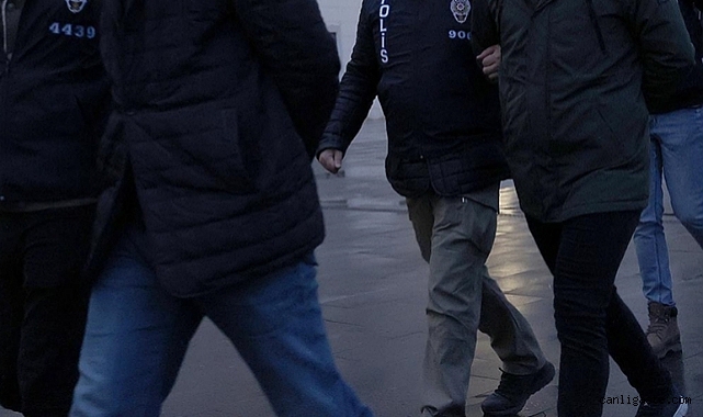 FETÖ’nün finans yapılanmasına 6 ilde operasyon: 47 gözaltı kararı FETÖ’nün finans yapılanmasına 6 ilde operasyon: 47 gözaltı kararı