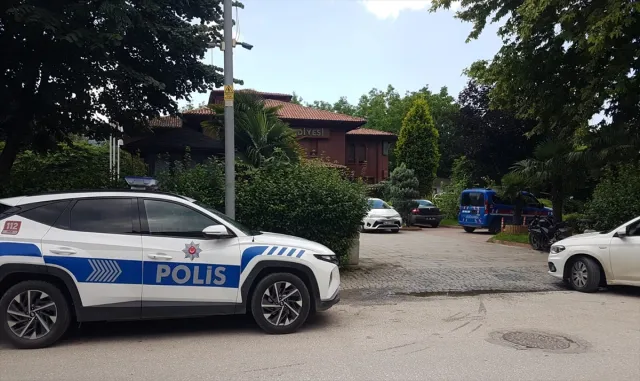GÜNCELLEME - Sakarya’da ilçe belediye başkanının makamında silahla yaralanan kişi hastaneye kaldırıldı GÜNCELLEME - Sakarya’da ilçe belediye başkanının makamında silahla yaralanan kişi hastaneye kaldırıldı