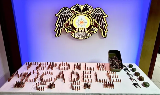 Hatay’da 2 DEAŞ şüphelisi gözaltına alındı Hatay’da 2 DEAŞ şüphelisi gözaltına alındı