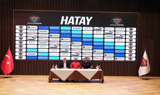 Hatayspor, İsveçli golcü Carlos Strandberg’i transfer etti Hatayspor, İsveçli golcü Carlos Strandberg’i transfer etti