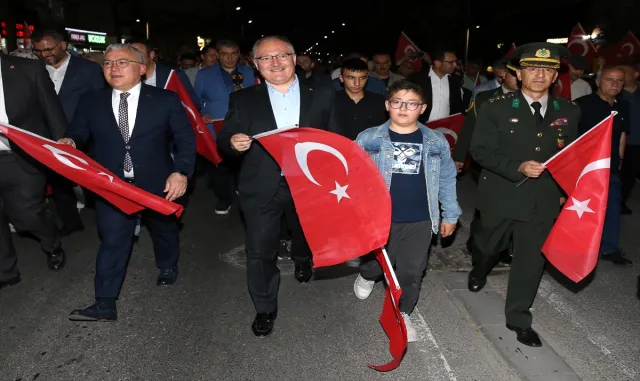 İç Anadolu’da 6 ilde, 15 Temmuz Demokrasi ve Milli Birlik Günü dolayısıyla yürüyüş düzenlendi İç Anadolu’da 6 ilde, 15 Temmuz Demokrasi ve Milli Birlik Günü dolayısıyla yürüyüş düzenlendi