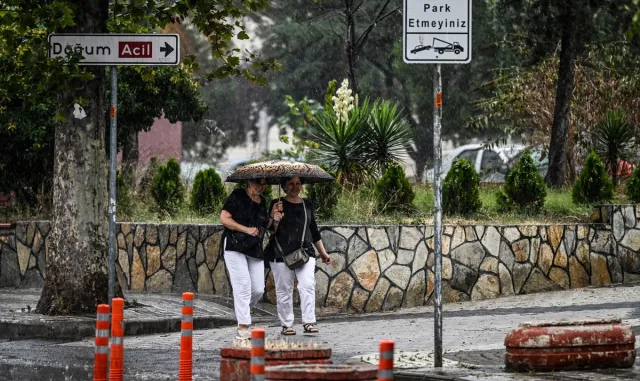 İstanbul’da akşam saatlerinde sağanak etkili oldu İstanbul’da akşam saatlerinde sağanak etkili oldu