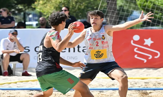 İzmir’deki 17 Yaş Altı Avrupa Plaj Hentbolu Şampiyonaları tamamlandı İzmir’deki 17 Yaş Altı Avrupa Plaj Hentbolu Şampiyonaları tamamlandı
