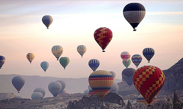 Kapadokya'da balon turuna rüzgar engeli!