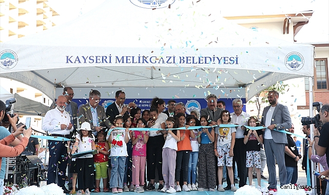 Kayseri’de bir günde 2 açılış! Aile sağlığı merkezi ve pazar yeri açıldı Kayseri’de bir günde 2 açılış! Aile sağlığı merkezi ve pazar yeri açıldı
