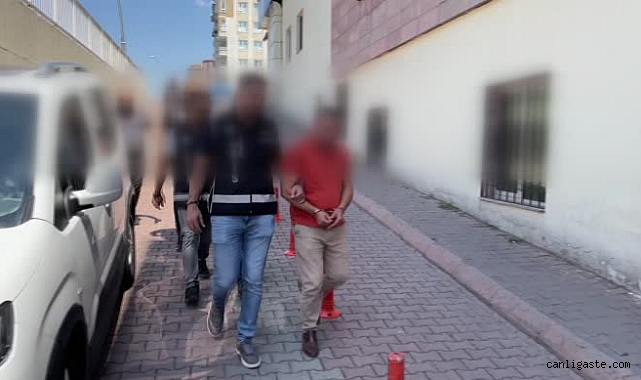 Kayseri’de tefeci operasyonu: 7 gözaltı Kayseri’de tefeci operasyonu: 7 gözaltı