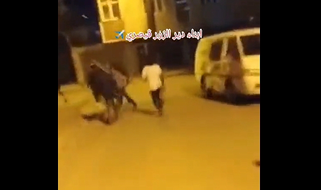 Kayseri sokaklarında Suriyeli çete ellerinde sopalarla gezerken görüntülendi Kayseri sokaklarında Suriyeli çete ellerinde sopalarla gezerken görüntülendi