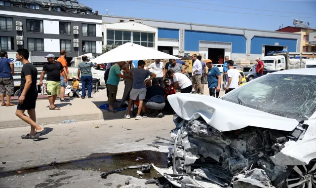 Muğla’da 4 otomobilin karıştığı kazada ölü sayısı 2’ye yükseldi Muğla’da 4 otomobilin karıştığı kazada ölü sayısı 2’ye yükseldi