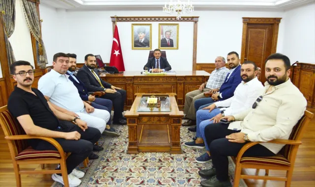 MÜSİAD Kırşehir Şubesi yöneticileri Vali Buhara’yı ziyaret etti MÜSİAD Kırşehir Şubesi yöneticileri Vali Buhara’yı ziyaret etti