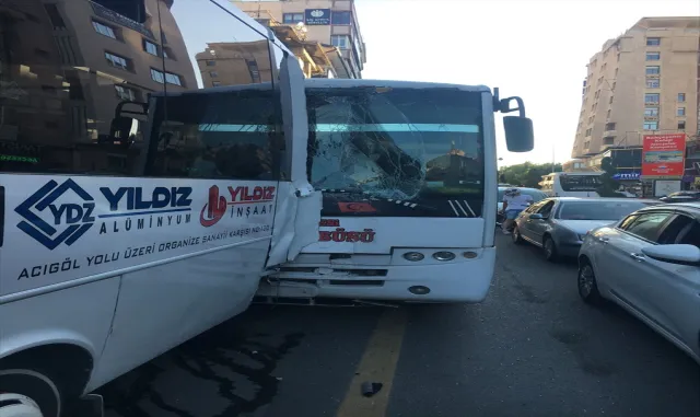 Nevşehir’de iki halk otobüsünün çarpıştığı kazada 9 kişi yaralandı Nevşehir’de iki halk otobüsünün çarpıştığı kazada 9 kişi yaralandı