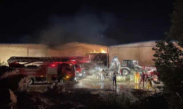 Niğde’de tekstil fabrikasının deposunda çıkan yangın hasara neden oldu Niğde’de tekstil fabrikasının deposunda çıkan yangın hasara neden oldu