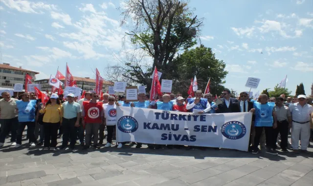 Sivas Kamu-Sen’den memur maaşlarına ek zam talebi Sivas Kamu-Sen’den memur maaşlarına ek zam talebi