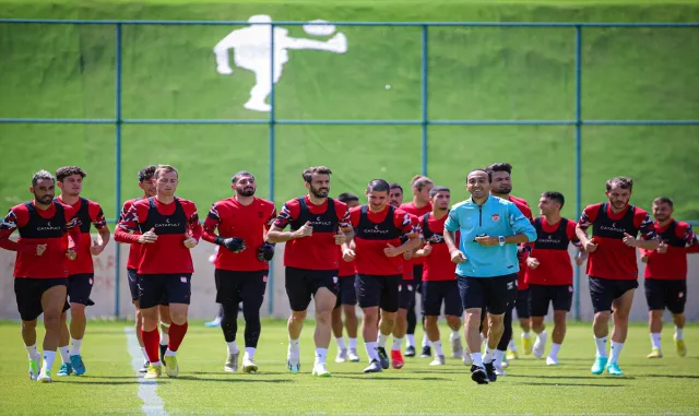 Sivasspor’un 2. etap kampı Erzurum’da sürüyor Sivasspor’un 2. etap kampı Erzurum’da sürüyor