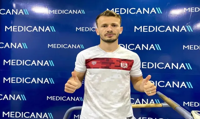 Sivasspor’un yeni transferi Abdulkadir Parmak sağlık kontrolünden geçti Sivasspor’un yeni transferi Abdulkadir Parmak sağlık kontrolünden geçti