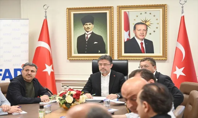 Tarım ve Orman Bakanı Yumaklı, selden etkilenen Düzce’de Tarım ve Orman Bakanı Yumaklı, selden etkilenen Düzce’de