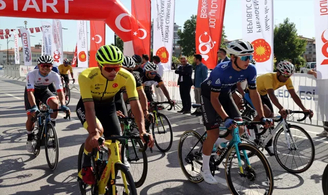 100. Yıl Cumhuriyet Bisiklet Turu Sivas-Amasya Etabı tamamlandı 100. Yıl Cumhuriyet Bisiklet Turu Sivas-Amasya Etabı tamamlandı