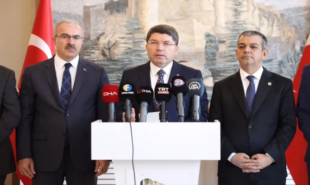 Adalet Bakanı Tunç, Elazığ’da gazetecilere açıklamada bulundu: Adalet Bakanı Tunç, Elazığ’da gazetecilere açıklamada bulundu: