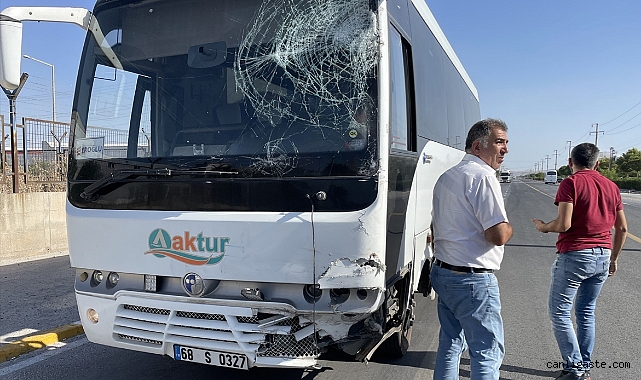 Aksaray’da işçi servisleri çarpıştı: 13 kişi yaralandı Aksaray’da işçi servisleri çarpıştı: 13 kişi yaralandı