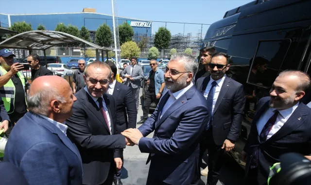 Bakan Işıkhan "Şehir Buluşmaları" kapsamında Kocaeli’de ziyaretlerde bulundu Bakan Işıkhan "Şehir Buluşmaları" kapsamında Kocaeli’de ziyaretlerde bulundu