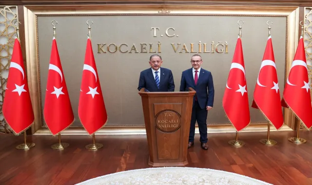 Bakan Özhaseki, İzmit Körfezi’ndeki dip çamuru temizliği çalışmalarını inceledi: Bakan Özhaseki, İzmit Körfezi’ndeki dip çamuru temizliği çalışmalarını inceledi:
