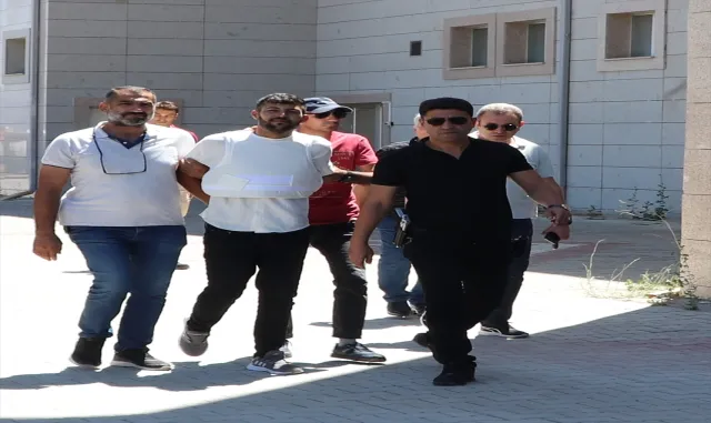 Denizli’de 25 yaşındaki gencin öldürülmesiyle ilgili 1 şüpheli daha tutuklandı Denizli’de 25 yaşındaki gencin öldürülmesiyle ilgili 1 şüpheli daha tutuklandı