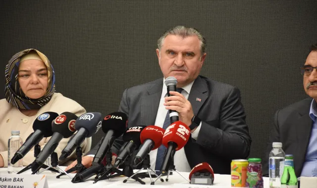 Gençlik ve Spor Bakanı Bak, Eskişehir’de konuştu: Gençlik ve Spor Bakanı Bak, Eskişehir’de konuştu: