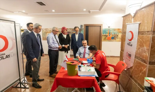 GÜNCELLEME - Çalışma ve Sosyal Güvenlik Bakanı Işıkhan’dan Türk Kızılaya kan bağışı: GÜNCELLEME - Çalışma ve Sosyal Güvenlik Bakanı Işıkhan’dan Türk Kızılaya kan bağışı: