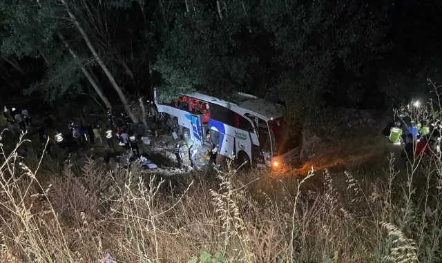GÜNCELLEME - Yozgat’ta şarampole düşen yolcu otobüsündeki 11 kişi öldü, 20 kişi yaralandı