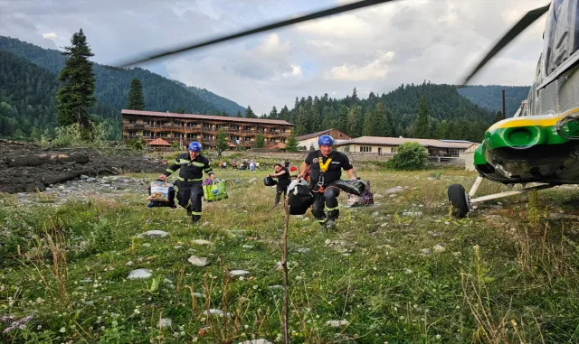 Gürcistan’ın tatil beldesi Şovi’deki heyelanda iki kişi hayatını kaybetti Gürcistan’ın tatil beldesi Şovi’deki heyelanda iki kişi hayatını kaybetti