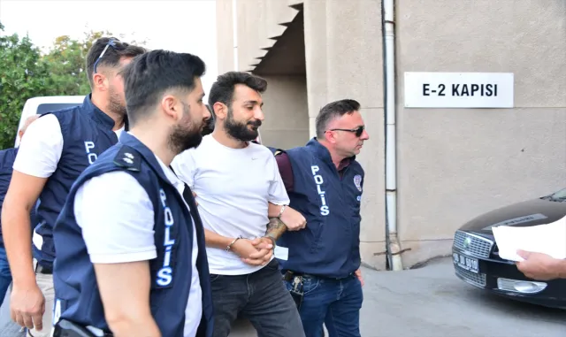 Hayvan hakları platformu "Paw Guards"ın yöneticisi Erkin Erdoğdu tutuklandı Hayvan hakları platformu "Paw Guards"ın yöneticisi Erkin Erdoğdu tutuklandı