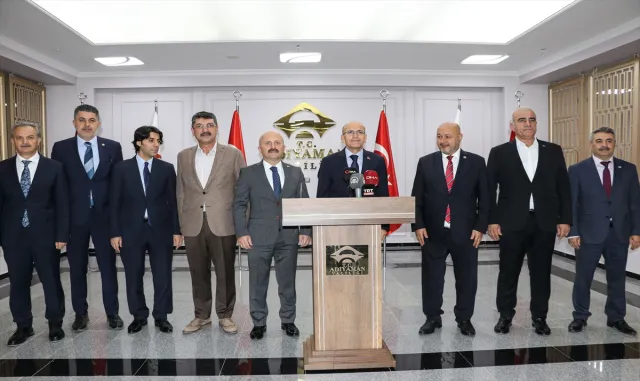 Hazine ve Maliye Bakanı Şimşek, Adıyaman’da ziyaretlerde bulundu Hazine ve Maliye Bakanı Şimşek, Adıyaman’da ziyaretlerde bulundu
