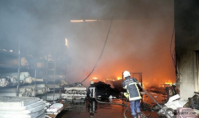 Kayseri’de mobilya fabrikasında yangın Kayseri’de mobilya fabrikasında yangın